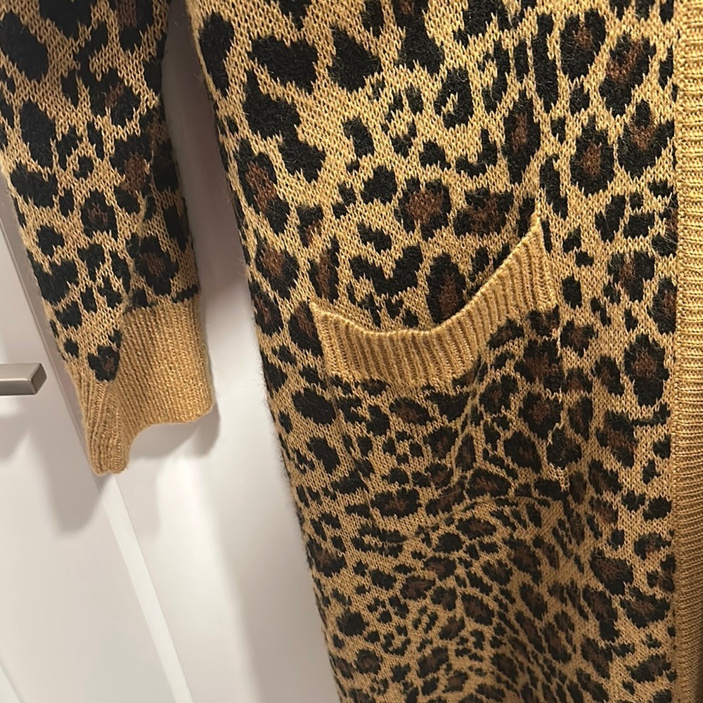 Leopard Print Long Cardigan - Picture 2 of 3